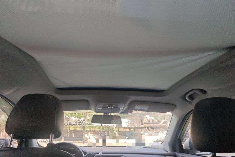 Used Roewe RX5 2016 20T Two-Wheel Drive Automatic Internet Smart Edition Headliner