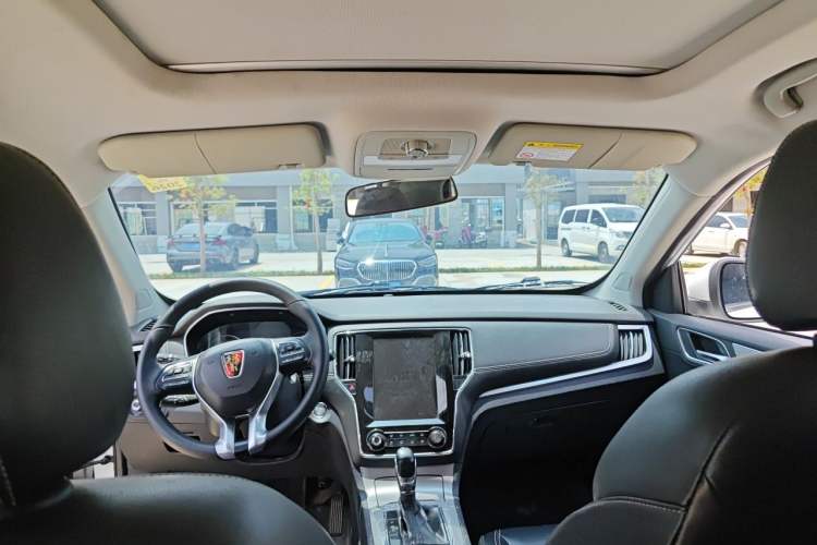 Used Roewe RX5 2016 20T Two-Wheel Drive Automatic Flagship Edition Headliner