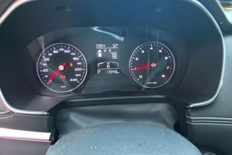 Used Roewe RX5 2016 20T Two-Wheel Drive Automatic Internet Smart Edition Instrument Cluster