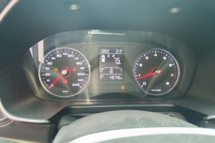 Used Roewe RX5 2016 20T Two-Wheel Drive Automatic Internet Smart Edition Instrument Cluster