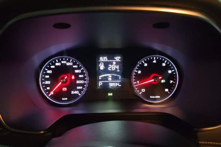 Used Roewe RX5 2016 20T Two-Wheel Drive Automatic Internet Smart Edition Instrument Cluster