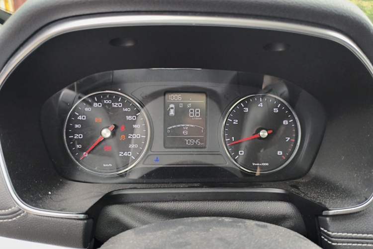 Used Roewe RX5 2016 20T Two-Wheel Drive Manual Flagship Edition Instrument Cluster