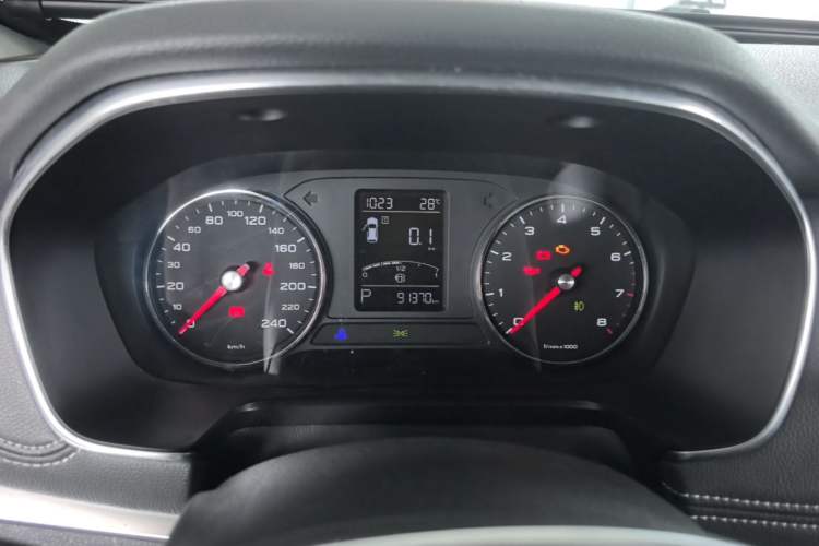 Used Roewe RX5 2016 20T Two-Wheel Drive Automatic Internet Smart Edition Instrument Cluster
