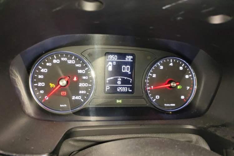 Used Roewe RX5 2016 20T Two-Wheel Drive Automatic Internet Smart Edition Instrument Cluster