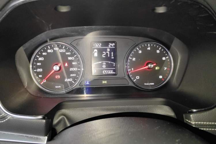 Used Roewe RX5 2016 20T Two-Wheel Drive Automatic Internet Smart Edition Instrument Cluster