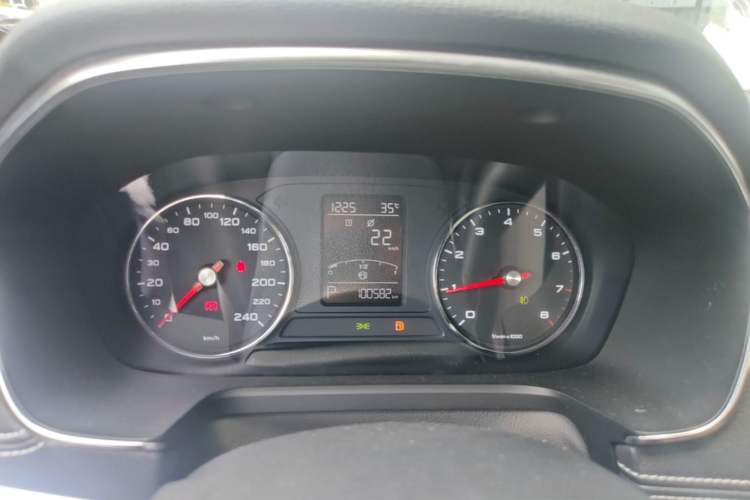 Used Roewe RX5 2016 20T Two-Wheel Drive Automatic Internet Smart Edition Instrument Cluster