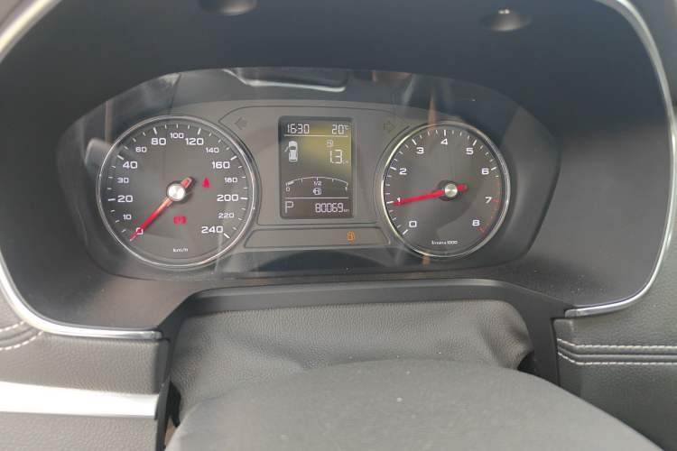 Used Roewe RX5 2016 20T Two-Wheel Drive Automatic Internet Smart Edition Instrument Cluster