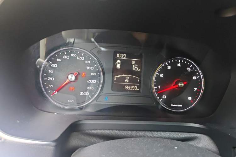 Used Roewe RX5 2016 20T Two-Wheel Drive Manual Flagship Edition Instrument Cluster