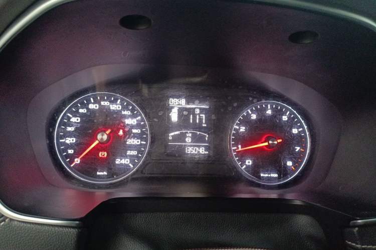 Used Roewe RX5 2016 Revised Version 20T Two-Wheel Drive Manual Transmission Luxury Edition Instrument Cluster