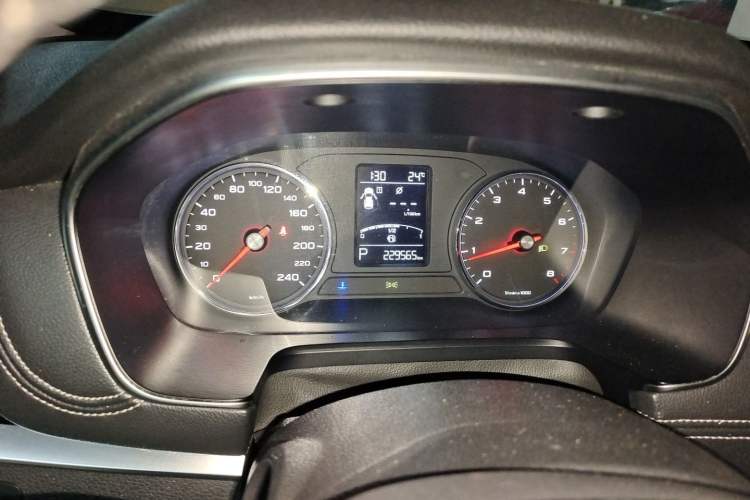Used Roewe RX5 2016 20T Two-Wheel Drive Automatic Internet Smart Edition Instrument Cluster