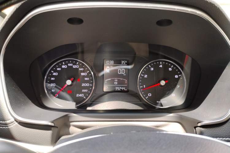 Used Roewe RX5 2016 20T Two-Wheel Drive Automatic Internet Smart Edition Instrument Cluster