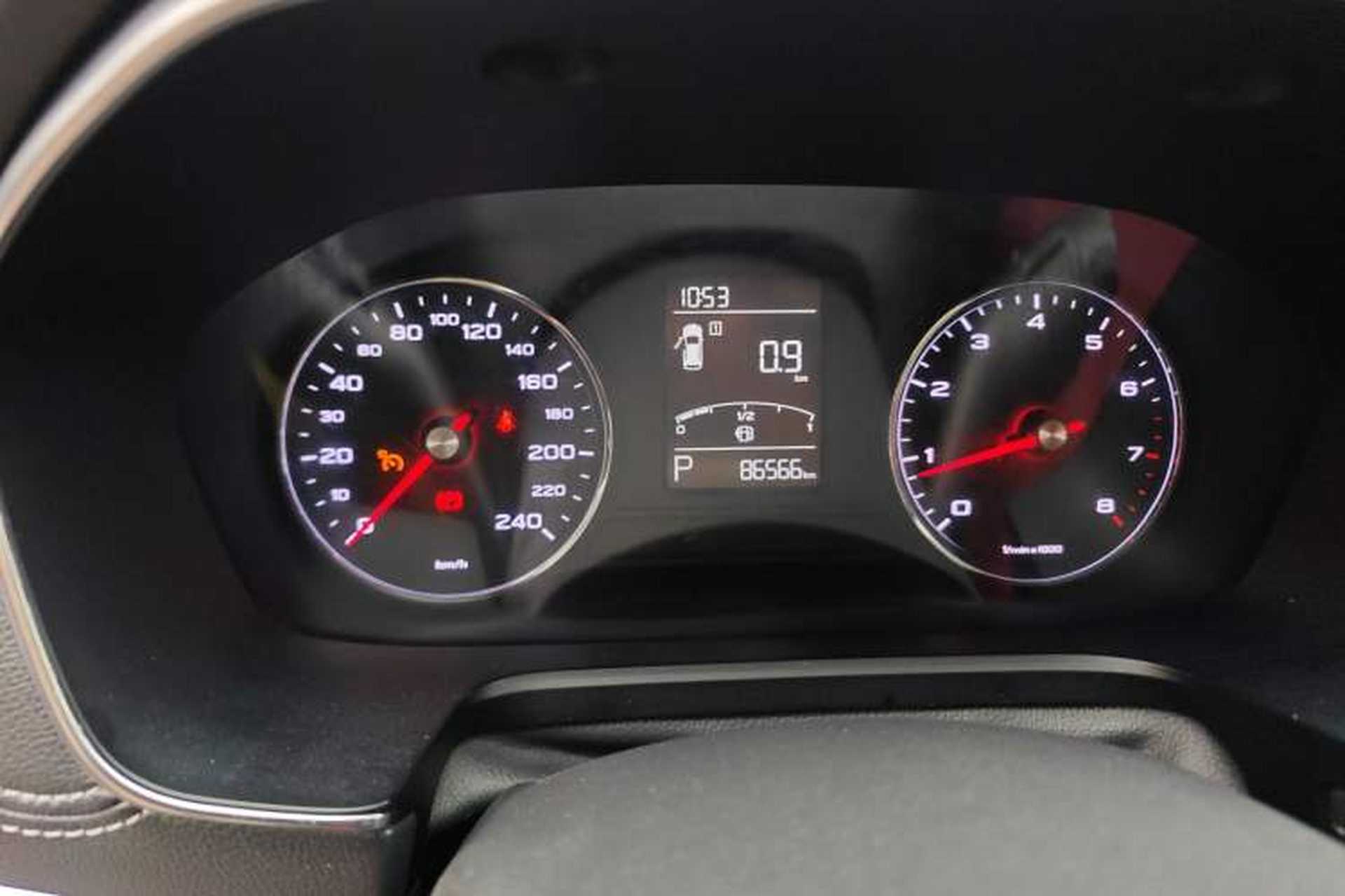 Used Roewe RX5 2016 20T Two-Wheel Drive Automatic Flagship Edition Instrument Cluster