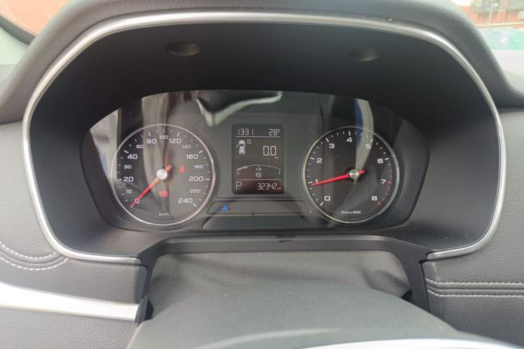 Used Roewe RX5 2016 20T Two-Wheel Drive Automatic Internet Smart Edition Instrument Cluster