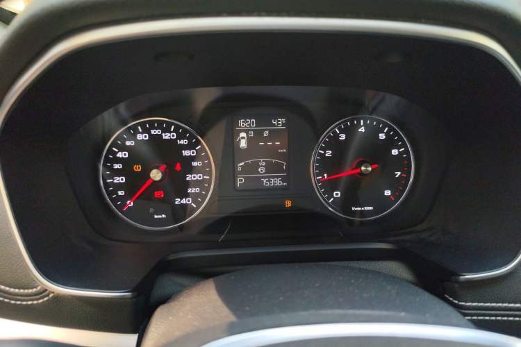 Used Roewe RX5 2016 20T Two-Wheel Drive Automatic Internet Smart Edition Instrument Cluster