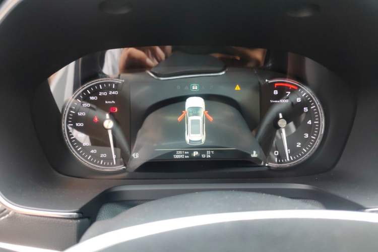 Used Roewe RX5 2016 30T Two-Wheel Drive Automatic Internet Smart Edition Instrument Cluster