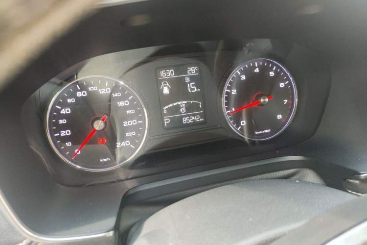 Used Roewe RX5 2016 20T Two-Wheel Drive Automatic Internet Smart Edition Instrument Cluster