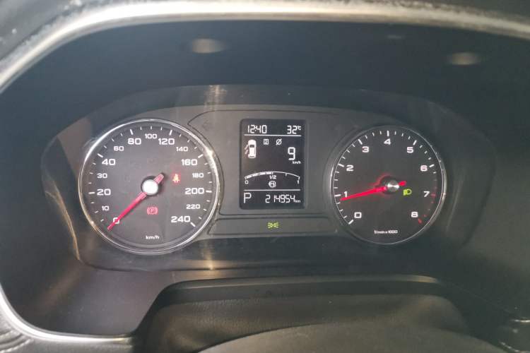 Used Roewe RX5 2016 20T Two-Wheel Drive Automatic Internet Smart Edition Instrument Cluster