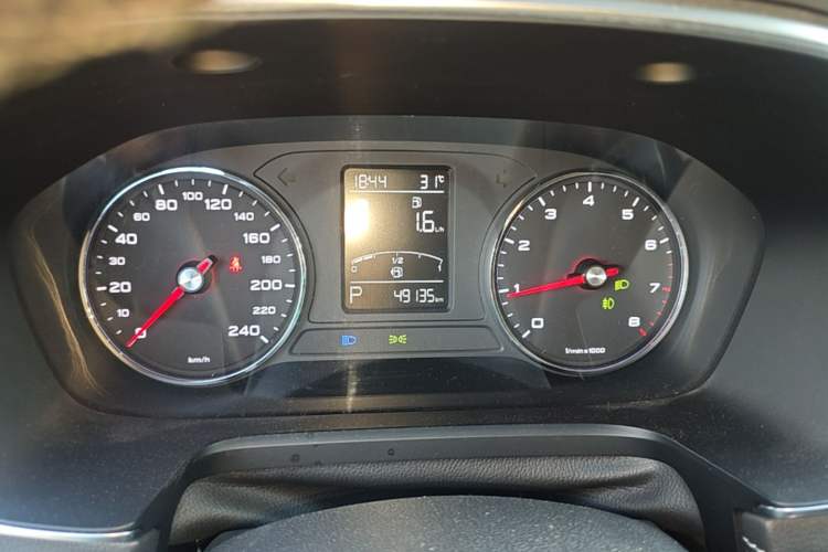 Used Roewe RX5 2016 20T Two-Wheel Drive Automatic Internet Smart Edition Instrument Cluster