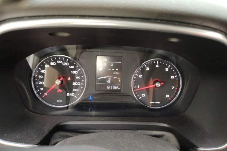 Used Roewe RX5 2016 20T Two-Wheel Drive Manual Flagship Edition Instrument Cluster