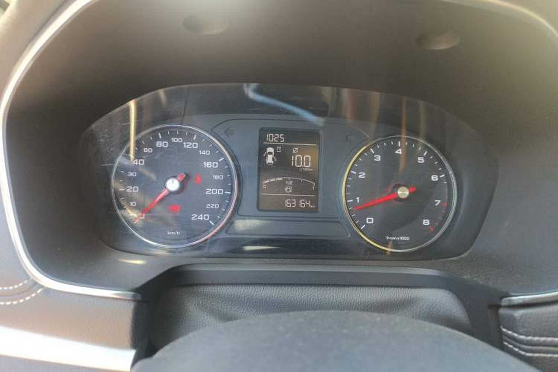 Used Roewe RX5 2016 20T Two-Wheel Drive Manual Flagship Edition Instrument Cluster