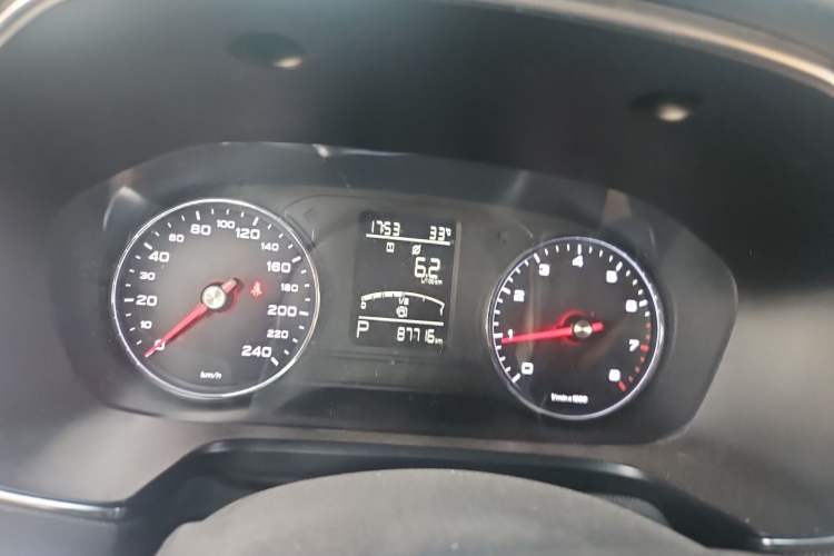 Used Roewe RX5 2016 20T Two-Wheel Drive Automatic Internet Smart Edition Instrument Cluster