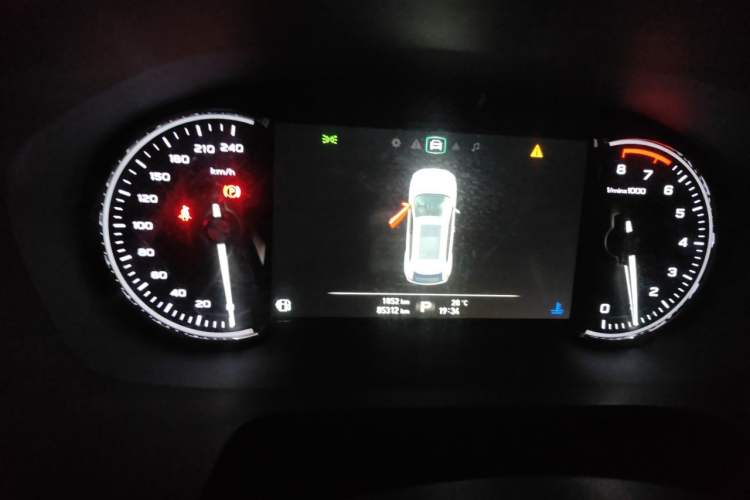 Used Roewe RX5 2016 30T Two-Wheel Drive Automatic Internet Smart Edition Instrument Cluster