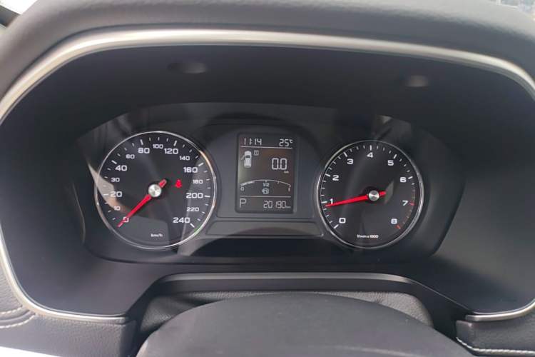 Used Roewe RX5 2016 20T Two-Wheel Drive Automatic Internet Smart Edition Instrument Cluster