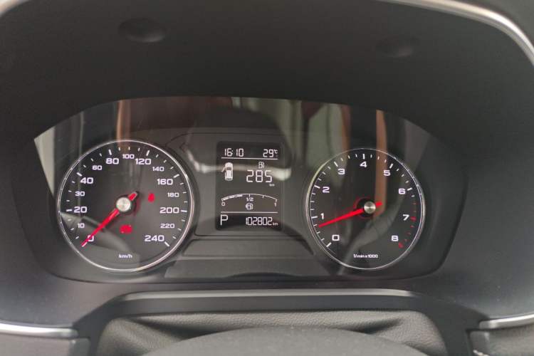 Used Roewe RX5 2016 20T Two-Wheel Drive Automatic Internet Smart Edition Instrument Cluster