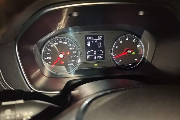 Used Roewe RX5 2016 20T Two-Wheel Drive Automatic Internet Smart Edition Instrument Cluster