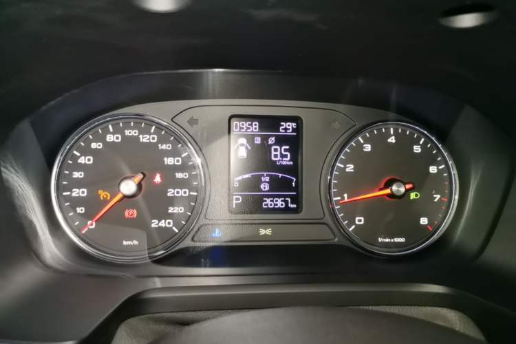 Used Roewe RX5 2016 20T Two-Wheel Drive Automatic Internet Smart Edition Instrument Cluster