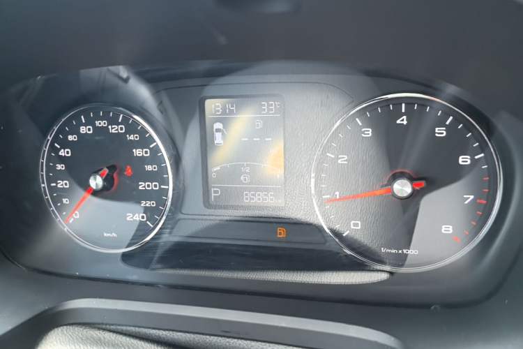 Used Roewe RX5 2016 20T Two-Wheel Drive Automatic Internet Smart Edition Instrument Cluster