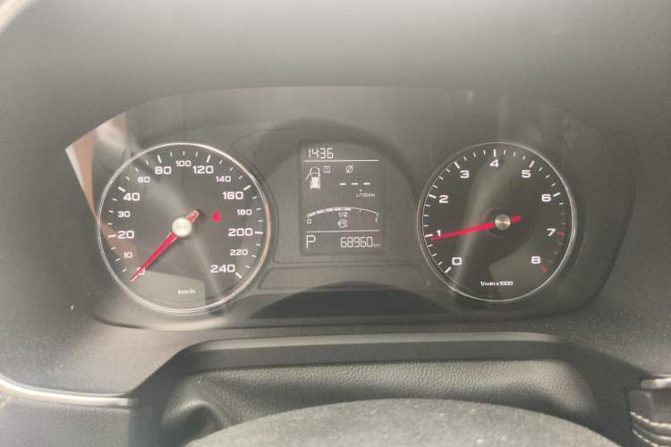 Used Roewe RX5 2016 20T Two-Wheel Drive Automatic Flagship Edition Instrument Cluster