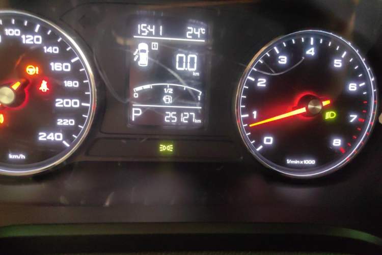 Used Roewe RX5 2016 20T Two-Wheel Drive Automatic Internet Smart Edition Instrument Cluster