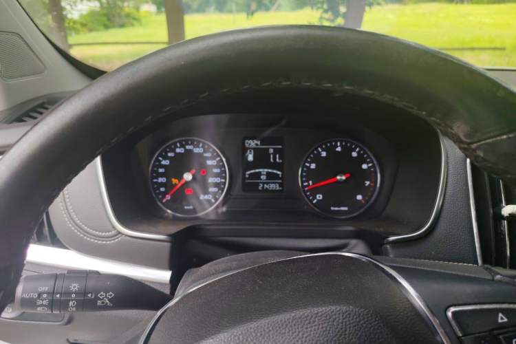 Used Roewe RX5 2016 Revised Version 20T Two-Wheel Drive Manual Transmission Luxury Edition Instrument Cluster