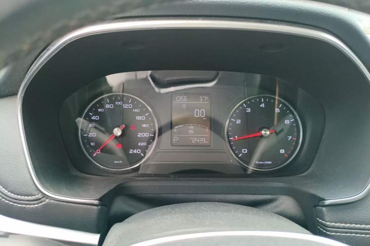 Used Roewe RX5 2016 20T Two-Wheel Drive Automatic Internet Smart Edition Instrument Cluster