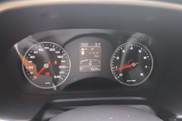 Used Roewe RX5 2016 20T Two-Wheel Drive Automatic Internet Smart Edition Instrument Cluster