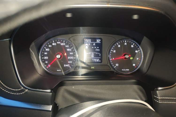 Used Roewe RX5 2016 20T Two-Wheel Drive Automatic Internet Smart Edition Instrument Cluster