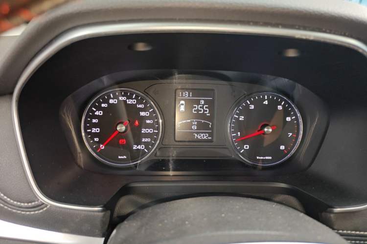 Used Roewe RX5 2016 Revised Version 20T Two-Wheel Drive Manual Transmission Luxury Edition Instrument Cluster