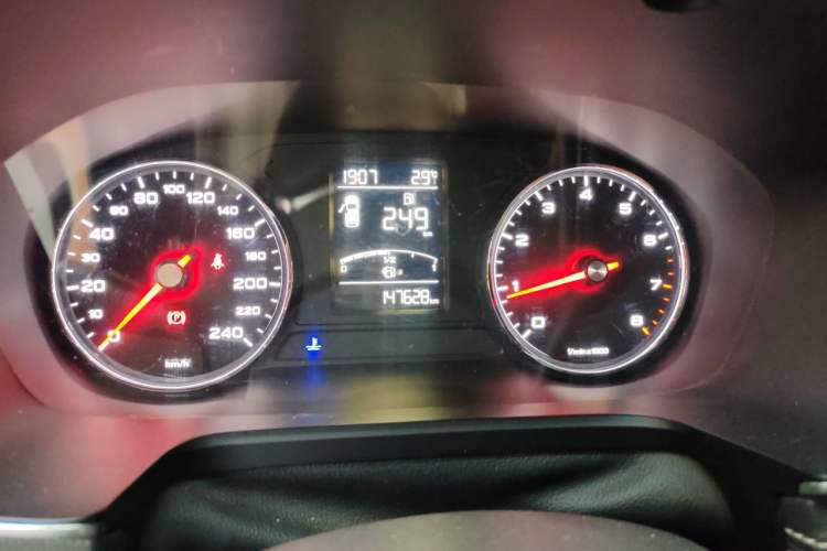 Used Roewe RX5 2016 20T Two-Wheel Drive Manual Transmission Internet Smart Edition Instrument Cluster