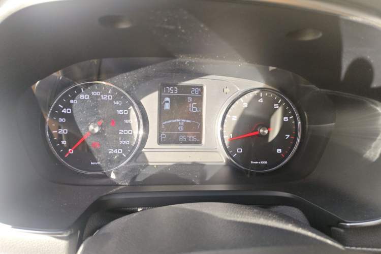 Used Roewe RX5 2016 20T Two-Wheel Drive Automatic Internet Smart Edition Instrument Cluster