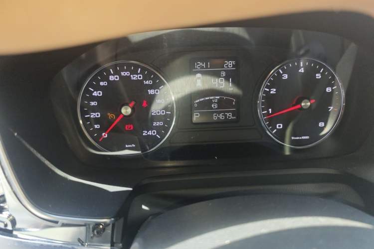 Used Roewe RX5 2016 20T Two-Wheel Drive Automatic Internet Smart Edition Instrument Cluster