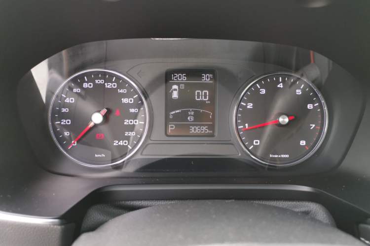 Used Roewe RX5 2016 20T Two-Wheel Drive Automatic Internet Smart Edition Instrument Cluster