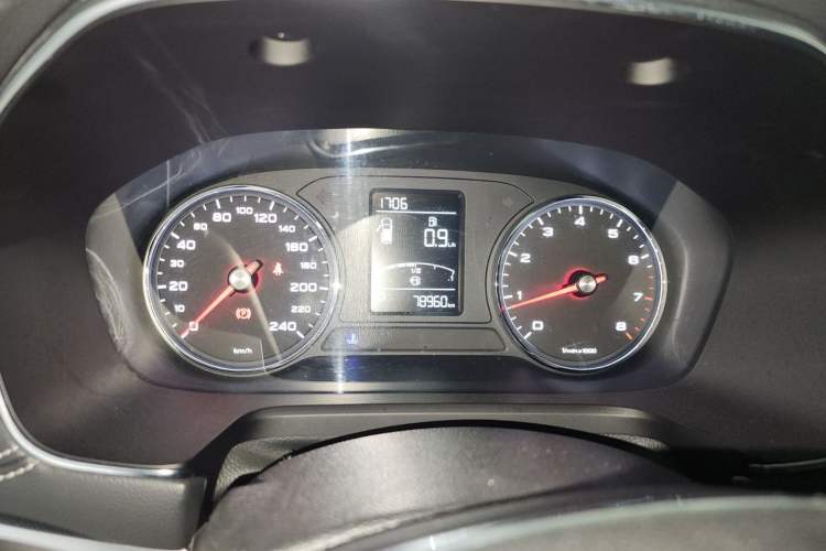 Used Roewe RX5 2016 20T Two-Wheel Drive Automatic Flagship Edition Instrument Cluster