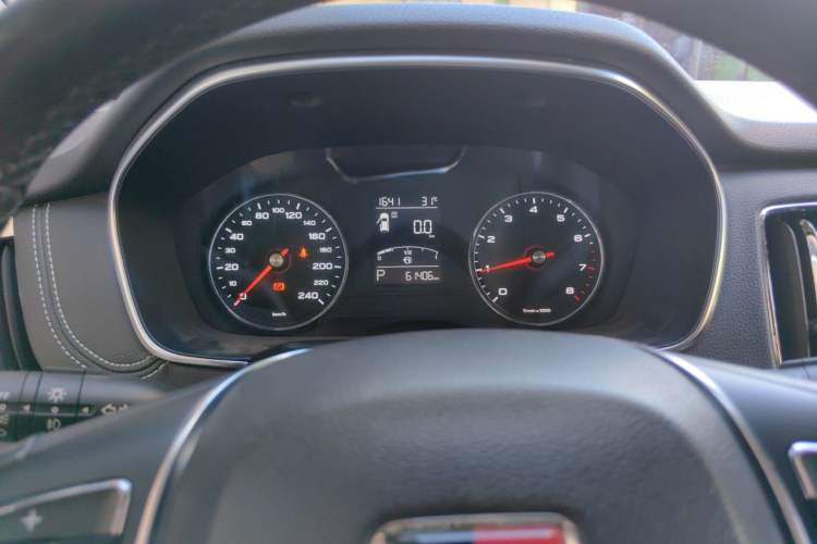 Used Roewe RX5 2016 20T Two-Wheel Drive Automatic Internet Smart Edition Instrument Cluster