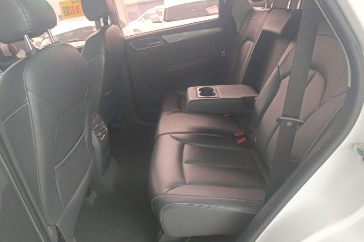 Used Roewe RX5 2016 20T Two-Wheel Drive Automatic Internet Smart Edition Interior 1