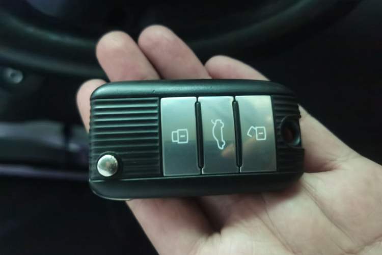 Used Roewe RX5 2016 20T Two-Wheel Drive Manual Flagship Edition Interior 1