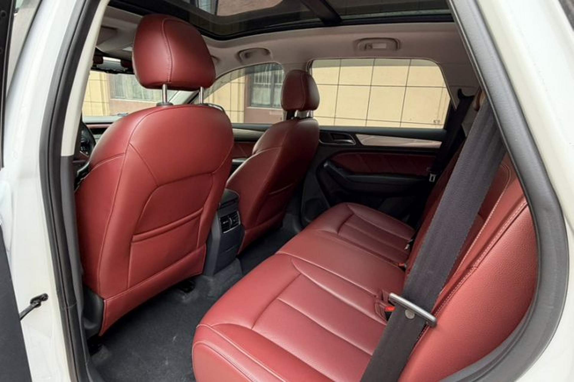 Used Roewe RX5 2016 30T Four-Wheel Drive Automatic Internet Smart Luxury Edition Interior 1