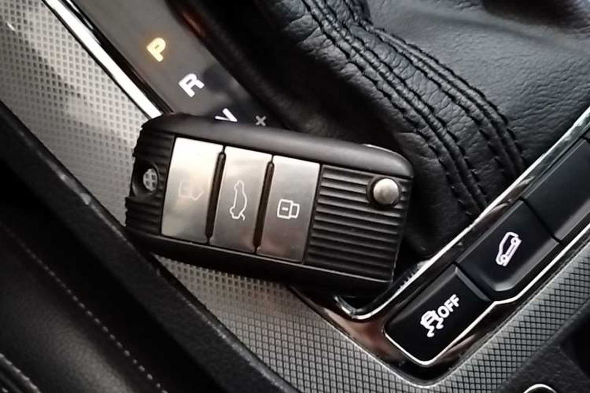 Used Roewe RX5 2016 20T Two-Wheel Drive Automatic Luxury Edition Interior 1