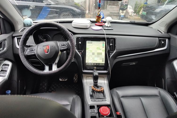 Used Roewe RX5 2016 20T Two-Wheel Drive Automatic Internet Smart Edition Interior 2