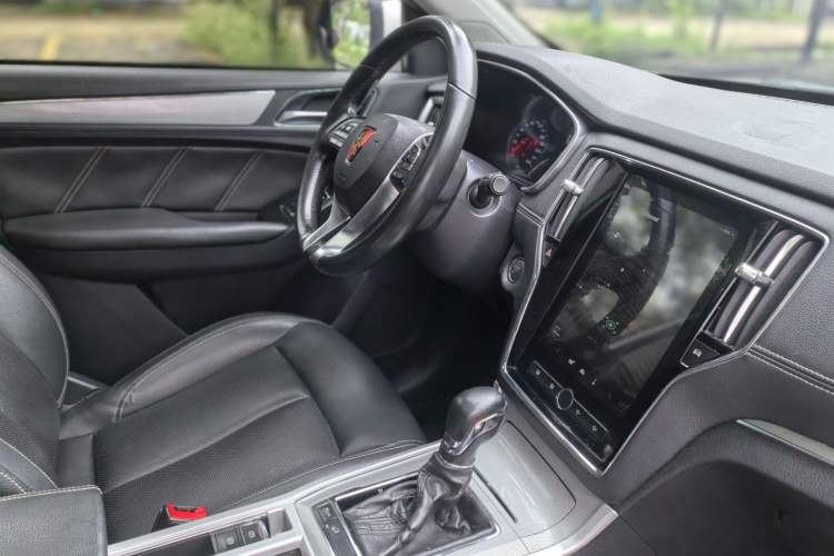 Used Roewe RX5 2016 20T Two-Wheel Drive Automatic Internet Smart Edition Interior 8